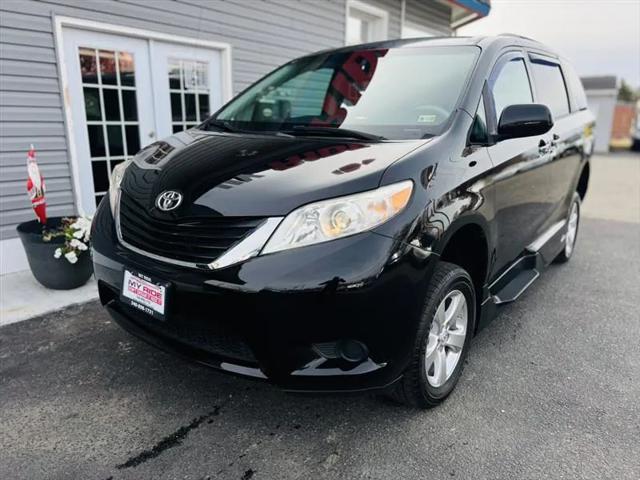 2014 Toyota Sienna LE V6 7 Passenger Mobility