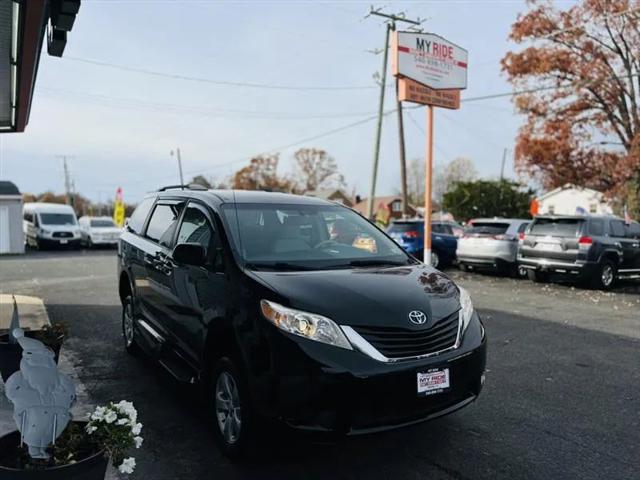2014 Toyota Sienna LE V6 7 Passenger Mobility