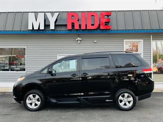 2014 Toyota Sienna LE V6 7 Passenger Mobility