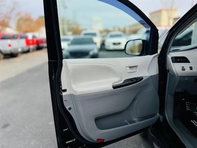 2014 Toyota Sienna LE V6 7 Passenger Mobility