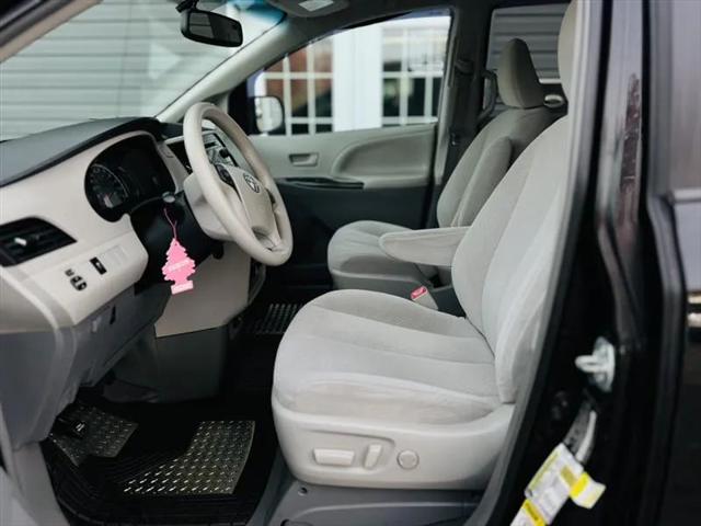 2014 Toyota Sienna LE V6 7 Passenger Mobility