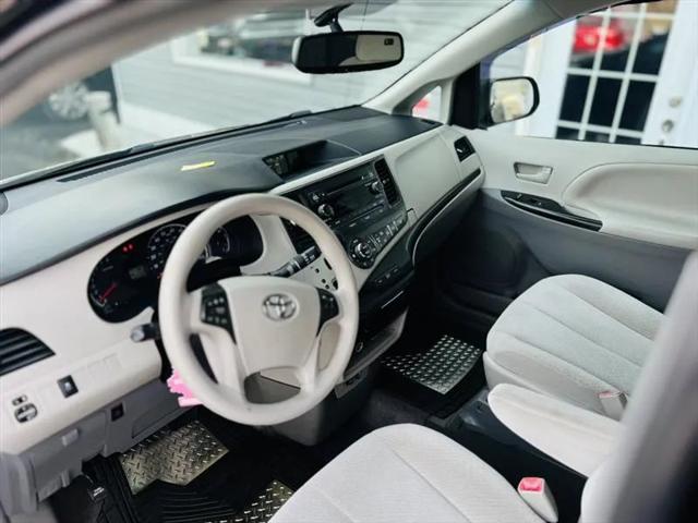 2014 Toyota Sienna LE V6 7 Passenger Mobility