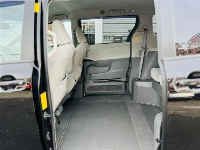 2014 Toyota Sienna LE V6 7 Passenger Mobility