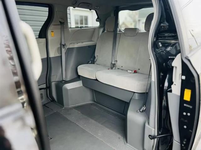 2014 Toyota Sienna LE V6 7 Passenger Mobility