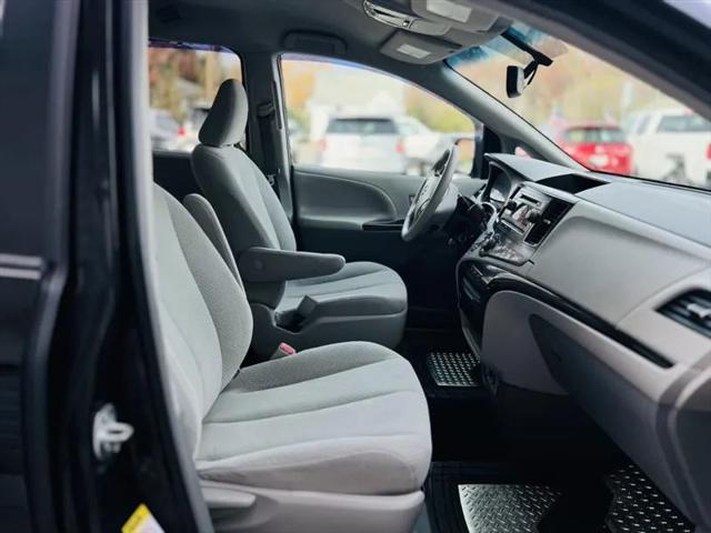 2014 Toyota Sienna LE V6 7 Passenger Mobility