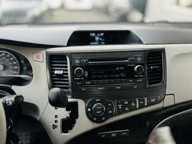 2014 Toyota Sienna LE V6 7 Passenger Mobility