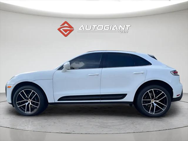2022 Porsche Macan Standard