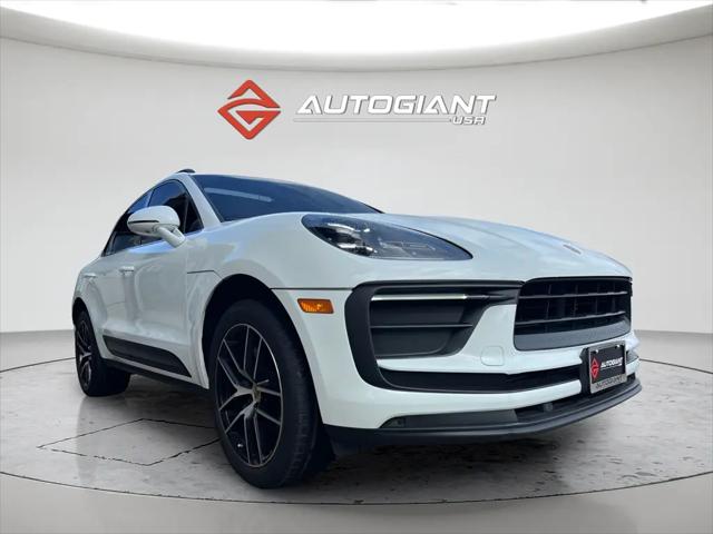 2022 Porsche Macan Standard