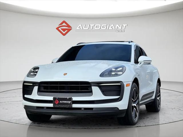 2022 Porsche Macan Standard