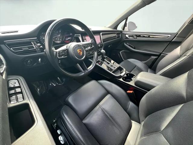 2022 Porsche Macan Standard
