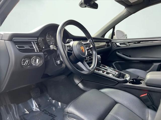 2022 Porsche Macan Standard