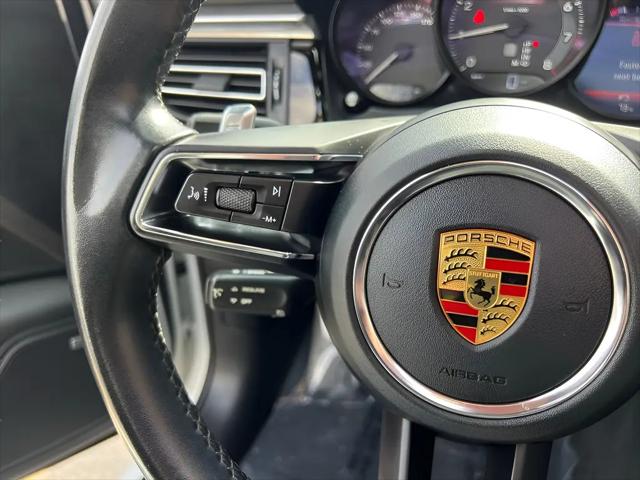 2022 Porsche Macan Standard