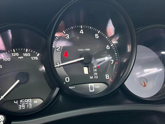 2022 Porsche Macan Standard