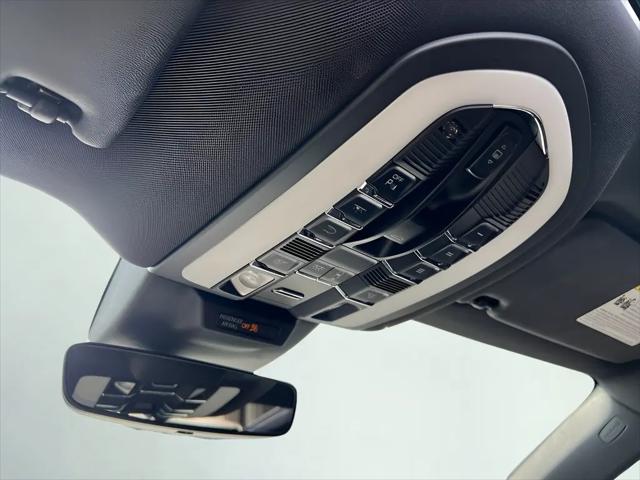 2022 Porsche Macan Standard