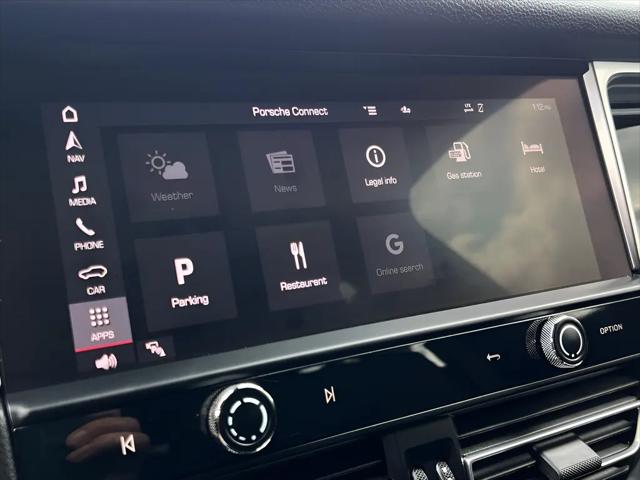 2022 Porsche Macan Standard