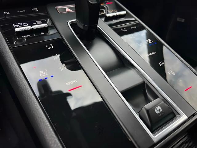 2022 Porsche Macan Standard