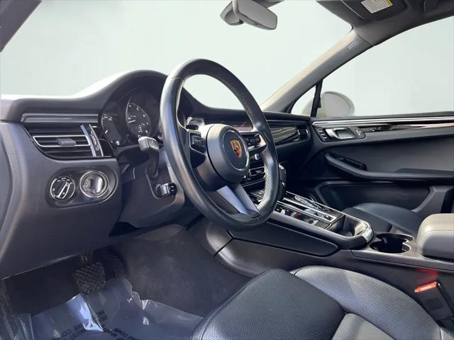 2022 Porsche Macan Standard