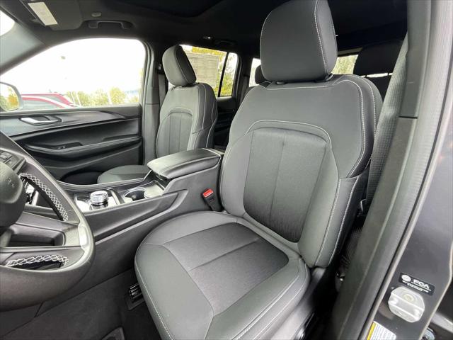 2025 Jeep Grand Cherokee Laredo X 4x4