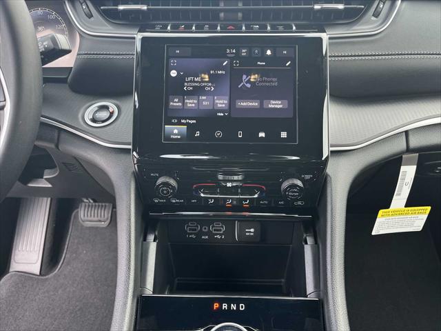2025 Jeep Grand Cherokee Laredo X 4x4