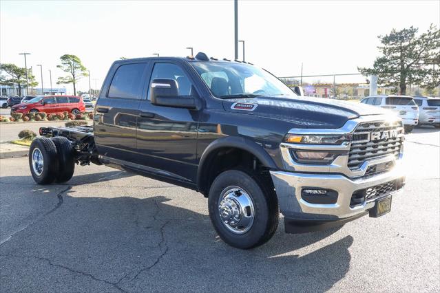 2026 RAM Ram 3500 Chassis Cab RAM 3500 TRADESMAN CREW CAB CHASSIS 4X4 60 CA 2026 RAM Ram 3500 Chassis Cab RAM 3500 TRADESMAN CREW CAB CHASSIS 4X4 60 CA