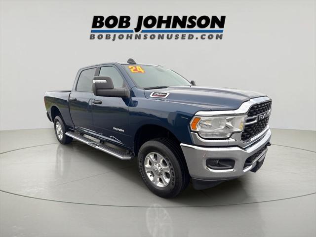 2024 RAM 2500 Big Horn Crew Cab 4x4 64 Box