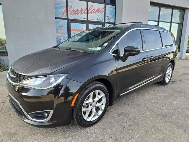 2017 Chrysler Pacifica Touring-L 2017 Chrysler Pacifica Touring-L