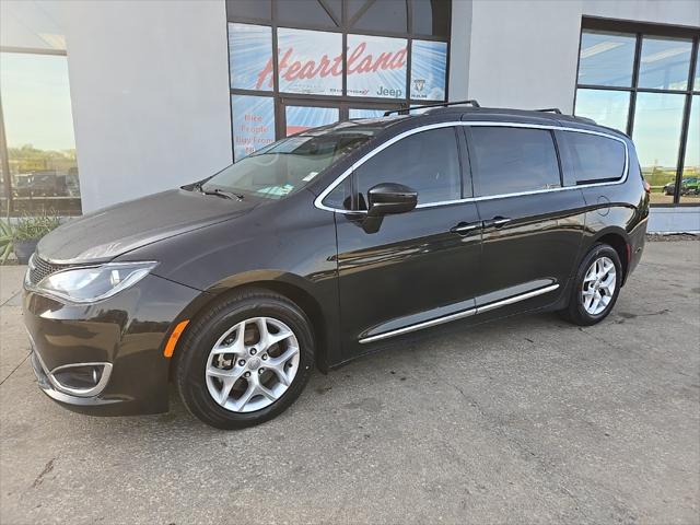 2017 Chrysler Pacifica Touring-L 2017 Chrysler Pacifica Touring-L