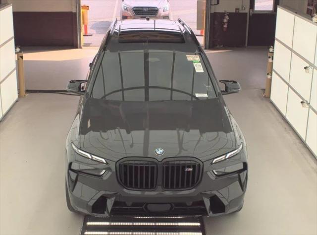 2023 BMW X7 M60i