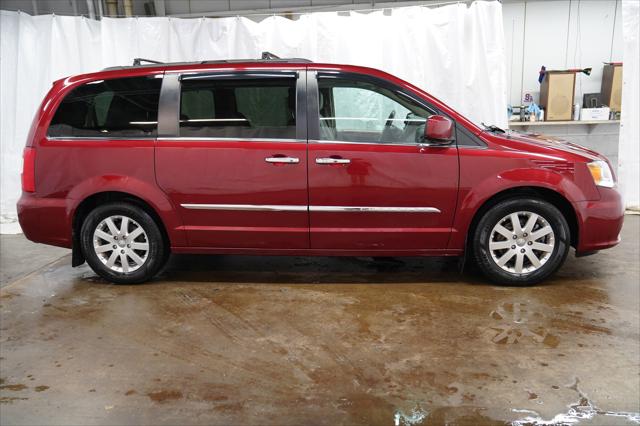 2016 Chrysler Town and Country Touring