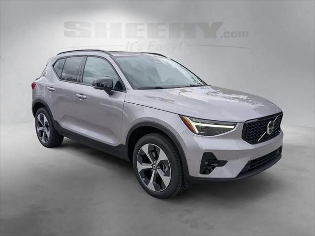 2026 Volvo XC40 Plus, B5 AWD Gas (mild hybrid), Dark