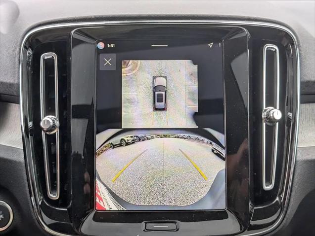 2026 Volvo XC40 Plus, B5 AWD Gas (mild hybrid), Dark