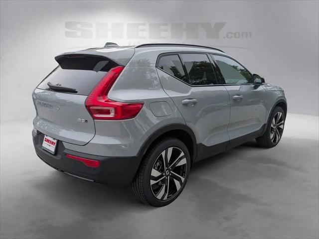 2026 Volvo XC40 Ultra, B5 AWD Gas (mild hybrid), Dark