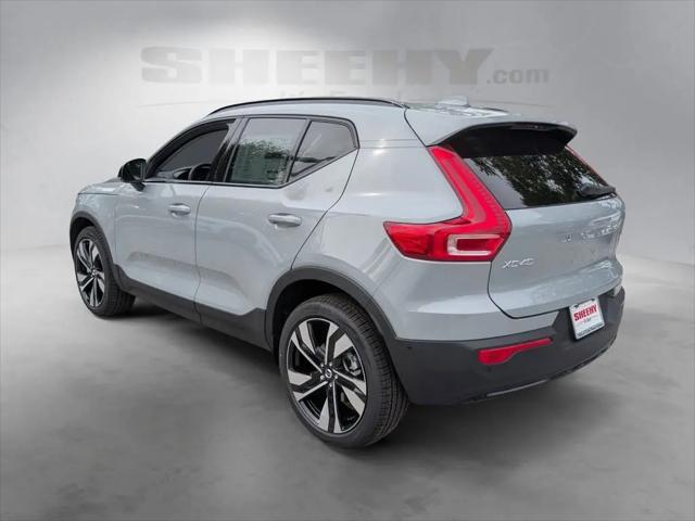 2026 Volvo XC40 Ultra, B5 AWD Gas (mild hybrid), Dark