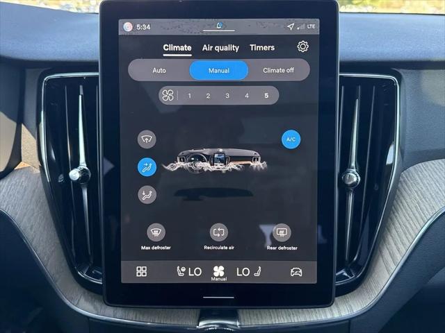 2026 Volvo XC60 B5 Plus