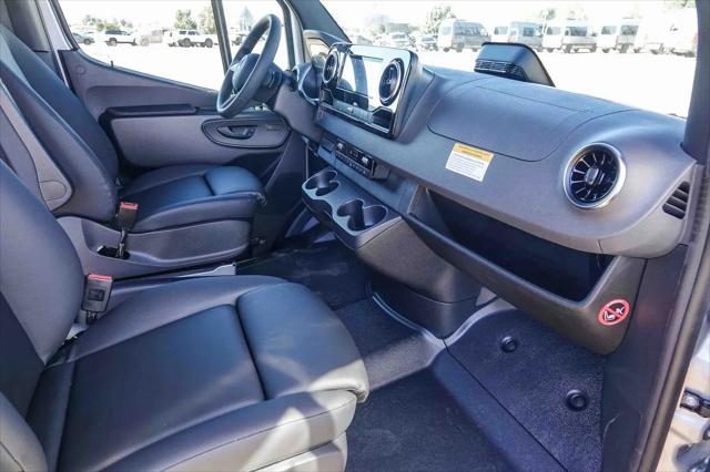 2025 Mercedes-Benz Sprinter 2500 Standard Roof 4-Cyl Diesel HO Select