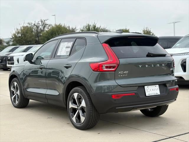 2026 Volvo XC40 Plus, B5 AWD Gas (mild hybrid), Dark