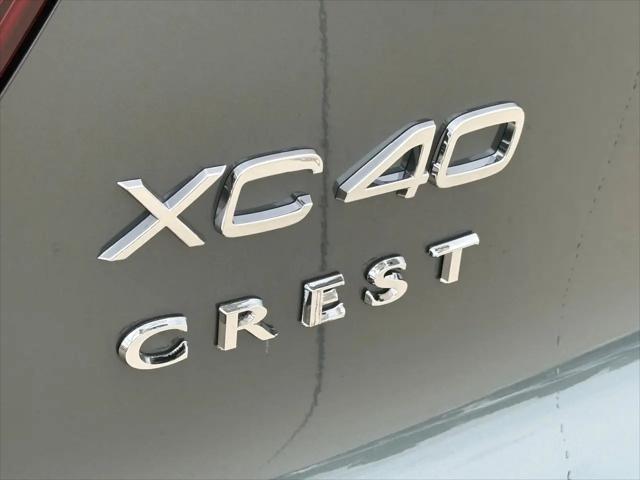 2026 Volvo XC40 Plus, B5 AWD Gas (mild hybrid), Dark