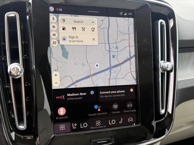 2026 Volvo XC40 Plus, B5 AWD Gas (mild hybrid), Dark