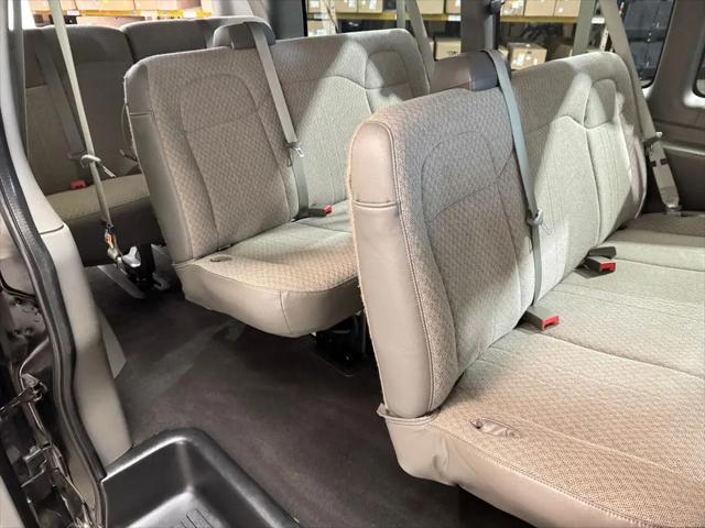 2025 GMC Savana Passenger RWD 2500 Regular Wheelbase LT