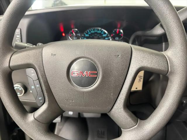 2025 GMC Savana Passenger RWD 2500 Regular Wheelbase LT