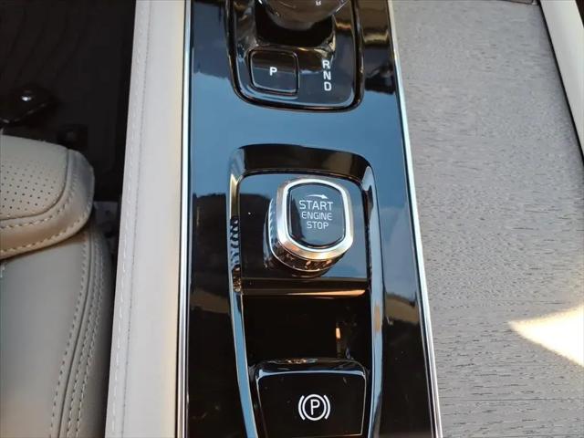 2026 Volvo XC90 Ultra Dark Theme, B6 AWD Gas (mild hybrid), Gasoline, 7 Seats