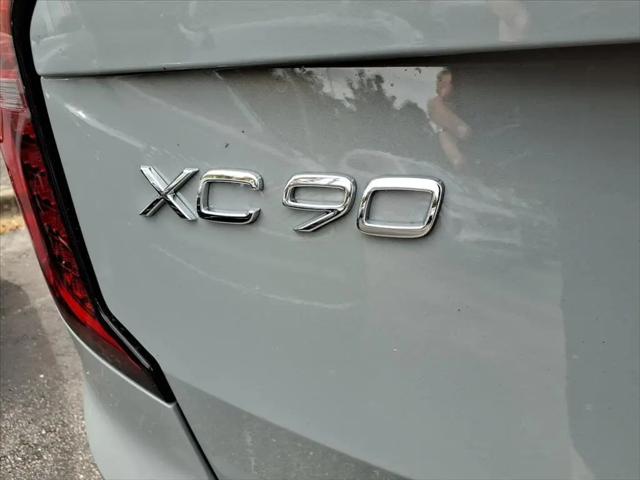 2026 Volvo XC90 Ultra Dark Theme, B6 AWD Gas (mild hybrid), Gasoline, 7 Seats
