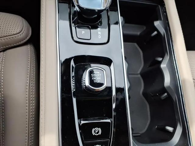 2026 Volvo XC90 Ultra Dark Theme, B6 AWD Gas (mild hybrid), Gasoline, 7 Seats