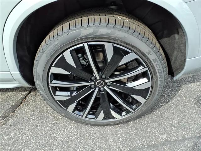 2026 Volvo XC90 Ultra Dark Theme, B6 AWD Gas (mild hybrid), Gasoline, 7 Seats
