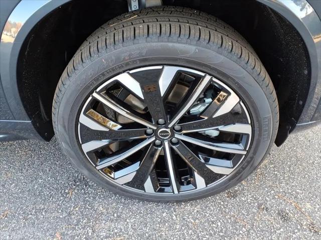 2026 Volvo XC90 Ultra Dark Theme, B6 AWD Gas (mild hybrid), Gasoline, 7 Seats