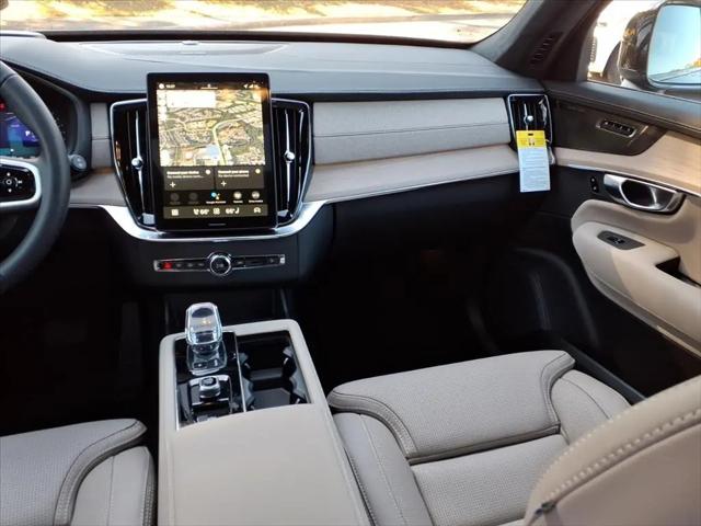 2026 Volvo XC90 Ultra Dark Theme, B6 AWD Gas (mild hybrid), Gasoline, 7 Seats