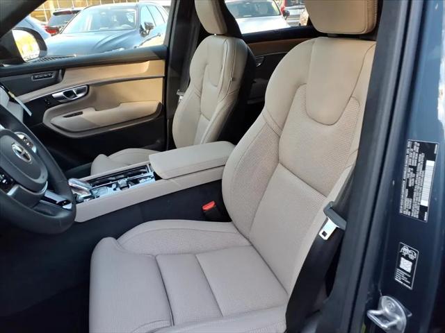 2026 Volvo XC90 Ultra Dark Theme, B6 AWD Gas (mild hybrid), Gasoline, 7 Seats