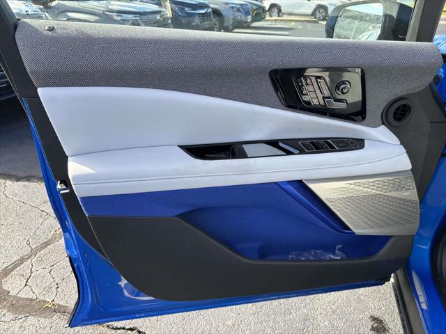 2025 Cadillac iQ Luxury 1 AWD