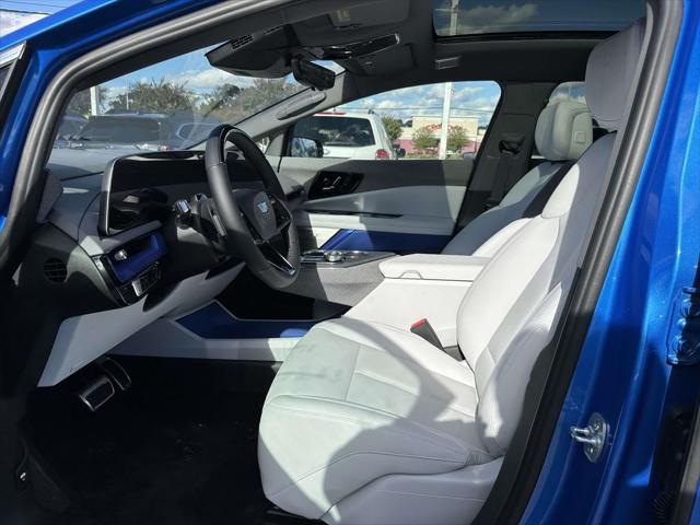 2025 Cadillac iQ Luxury 1 AWD