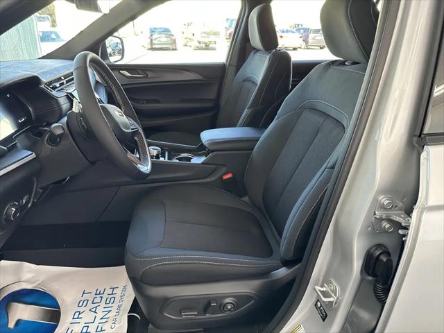 2025 Jeep Grand Cherokee L Laredo X 4x4